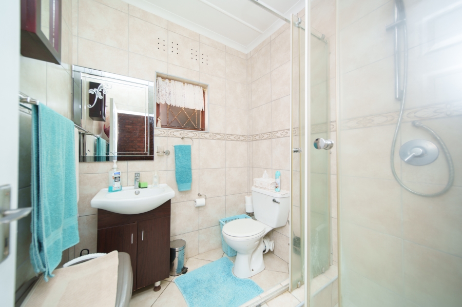 5 Bedroom Property for Sale in Queensberry Bay Eastern Cape
